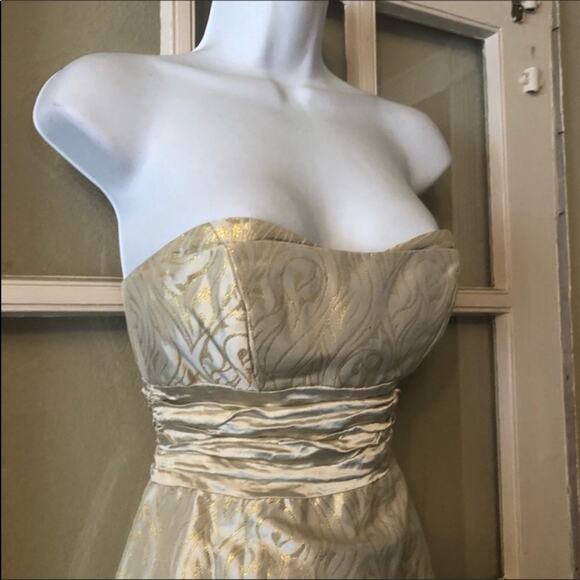 Nicole Miller Strapless Dress - Picture 3 of 6